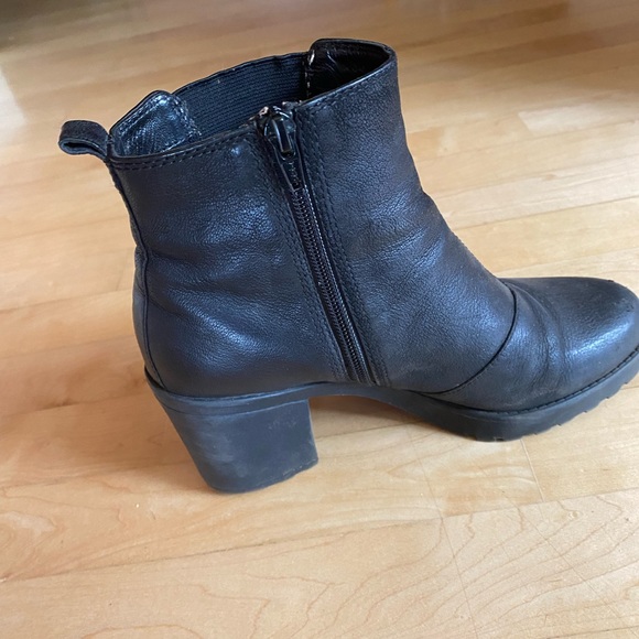 Vegabond Grace Chelsea Bootie - Picture 6 of 10